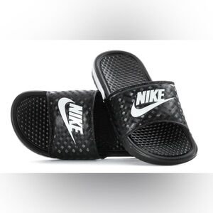 NWOT Women’s Nike Benassi JDI Slide Sandals - Size 6